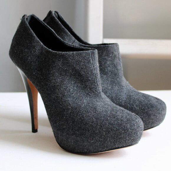 Vince Camuto Gray Black Jerrell Ankle Booties High Heels Size 8.5 - Picture 2 of 7